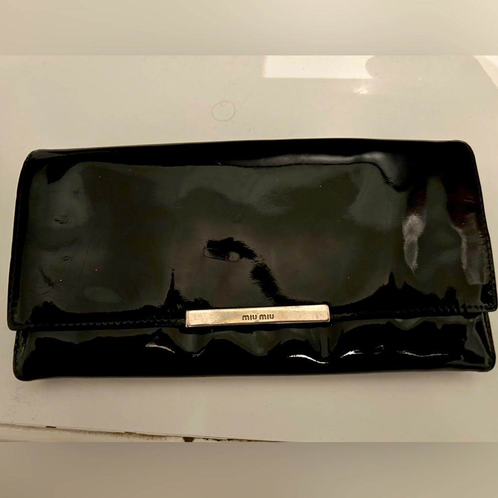🔥EUC Miu Miu Black Patent Leather Wallet